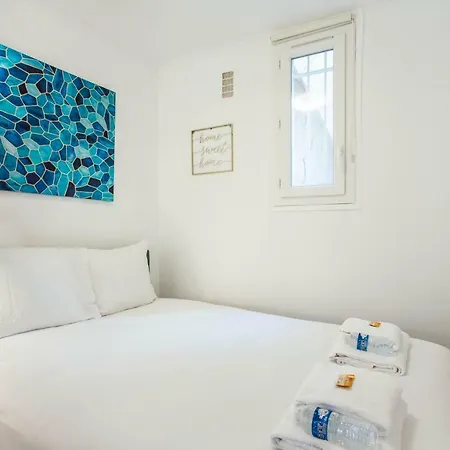 Cmg Montmartre/ Trois Freres Παρίσι